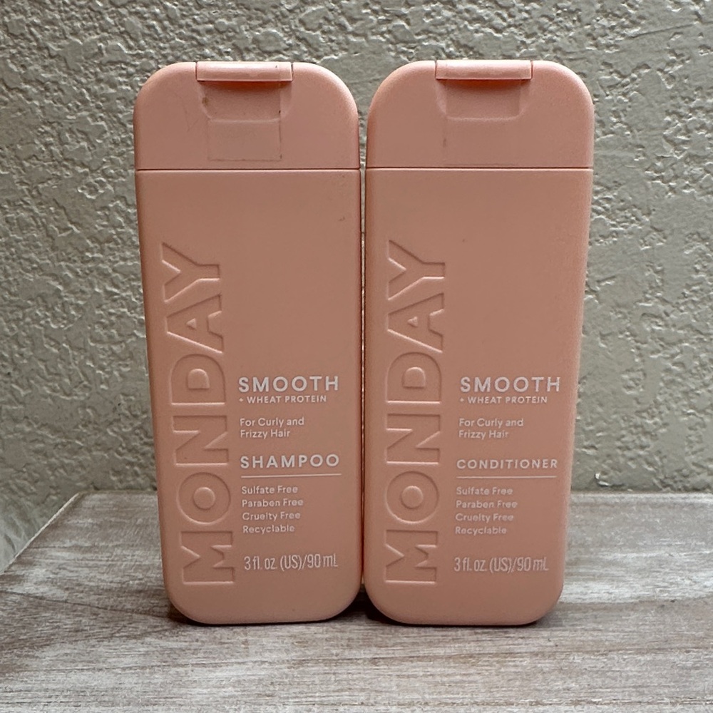 $7 🌙 Monday Smooth Shampoo and Conditioner Set